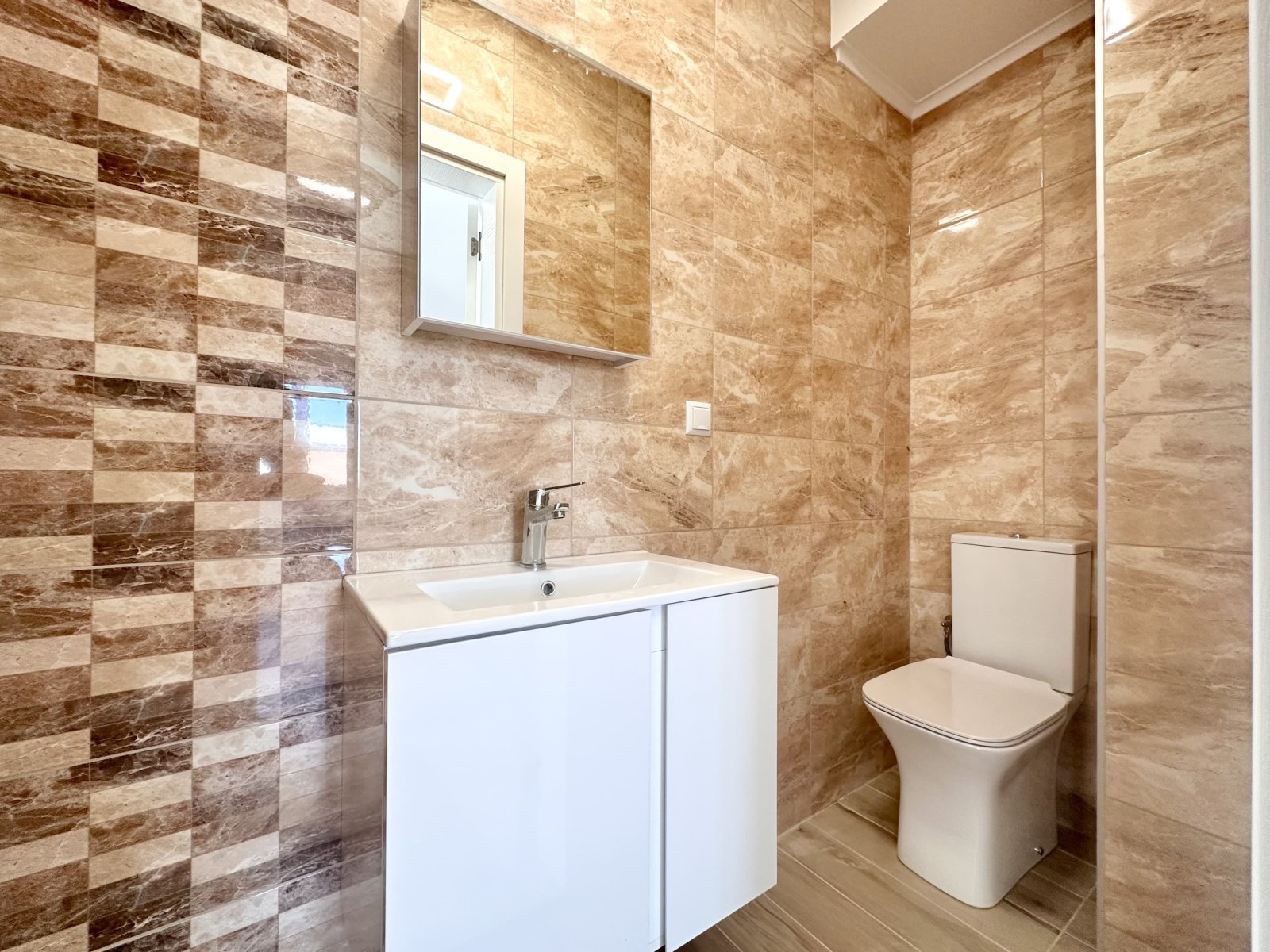 Ексклузивна вила в Victoria Sunset, Поморие – гледка към морето и басейна, на 4 км от плажа!