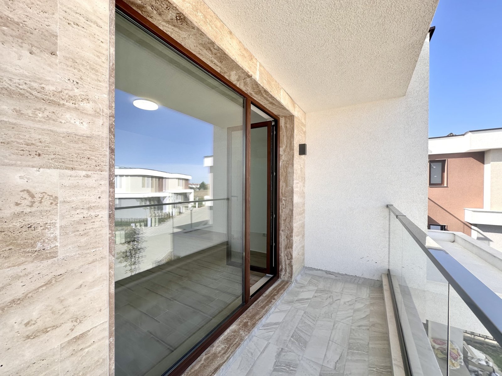 Ексклузивна вила в Victoria Sunset, Поморие – гледка към морето и басейна, на 4 км от плажа!