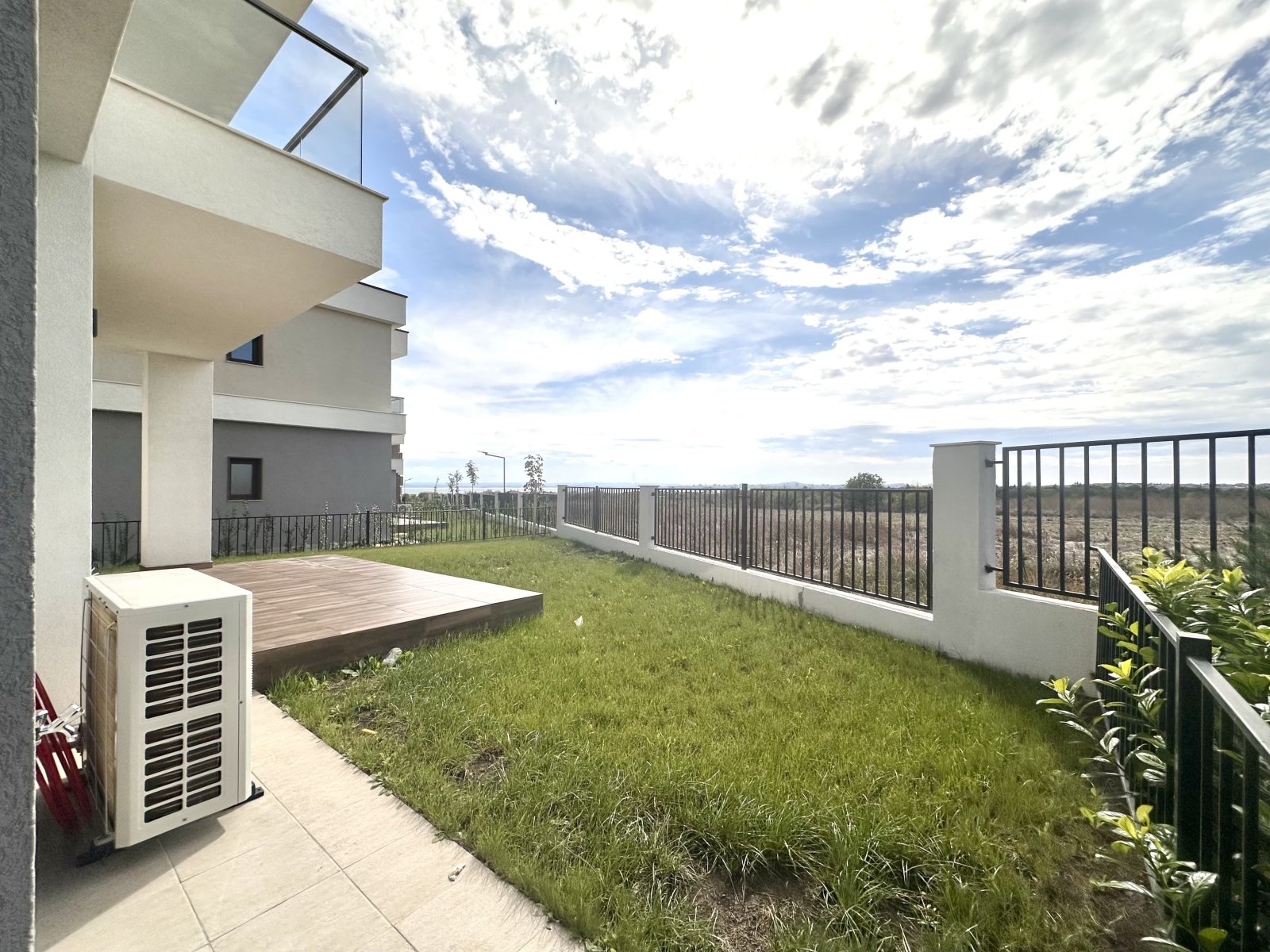 Ексклузивна вила в Victoria Sunset, Поморие – гледка към морето и басейна, на 4 км от плажа!