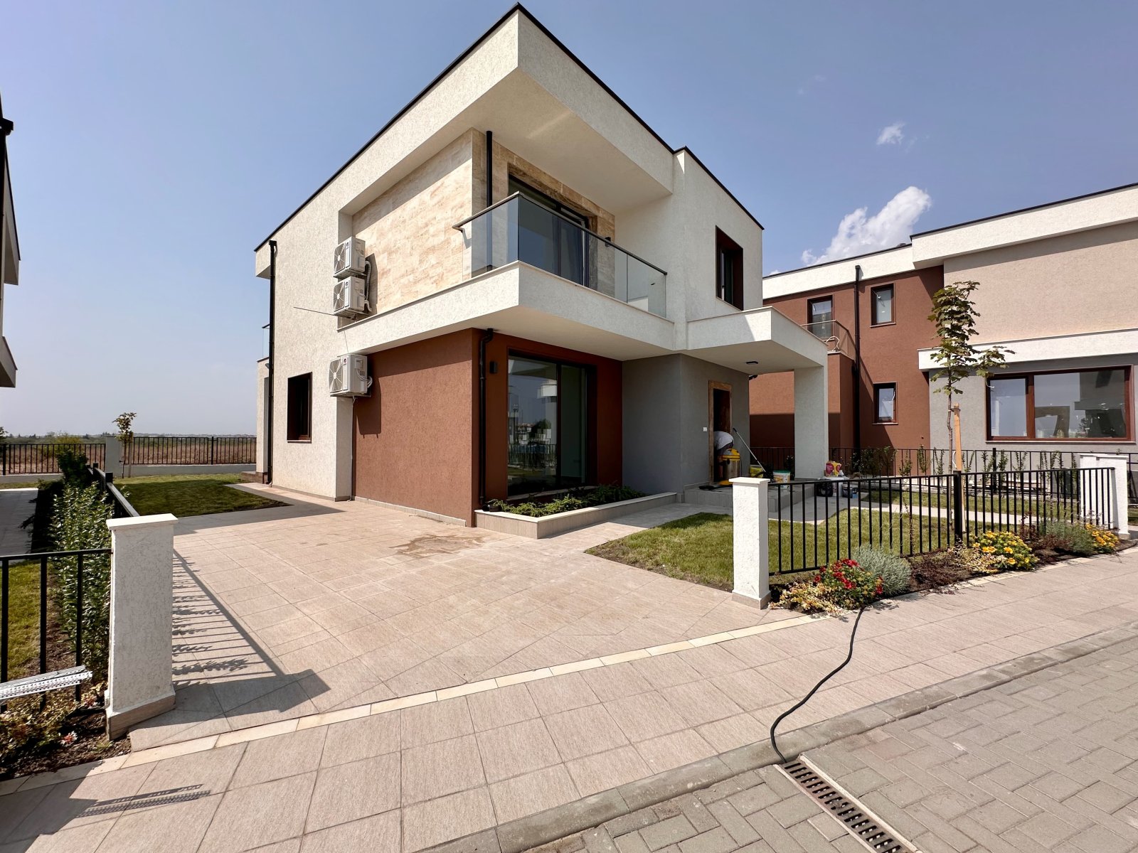 Ексклузивна вила в Victoria Sunset, Поморие – гледка към морето и басейна, на 4 км от плажа!