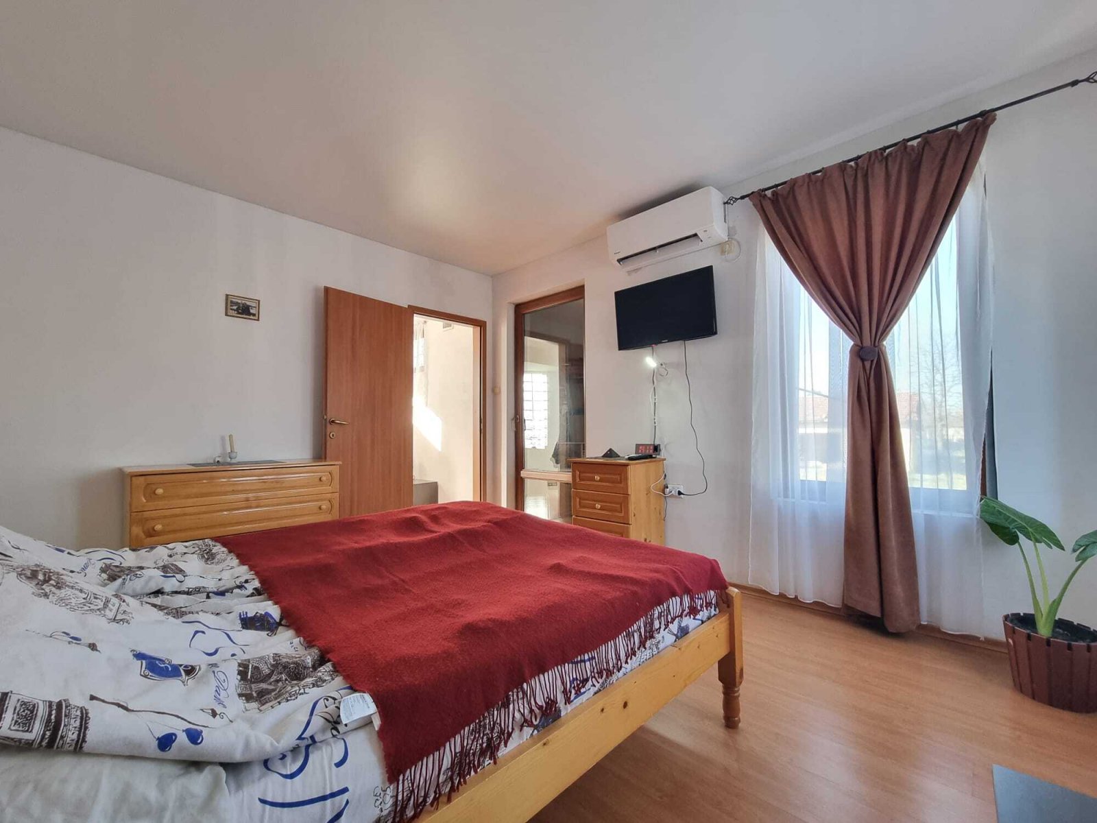 Еднофамилна къща в село Бата, област Бургас, България