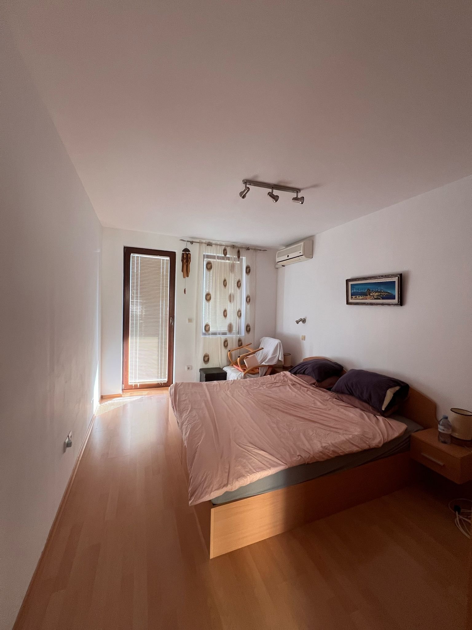 Слънчев едностаен апартамент с гледка към морето и планината в Свети Влас