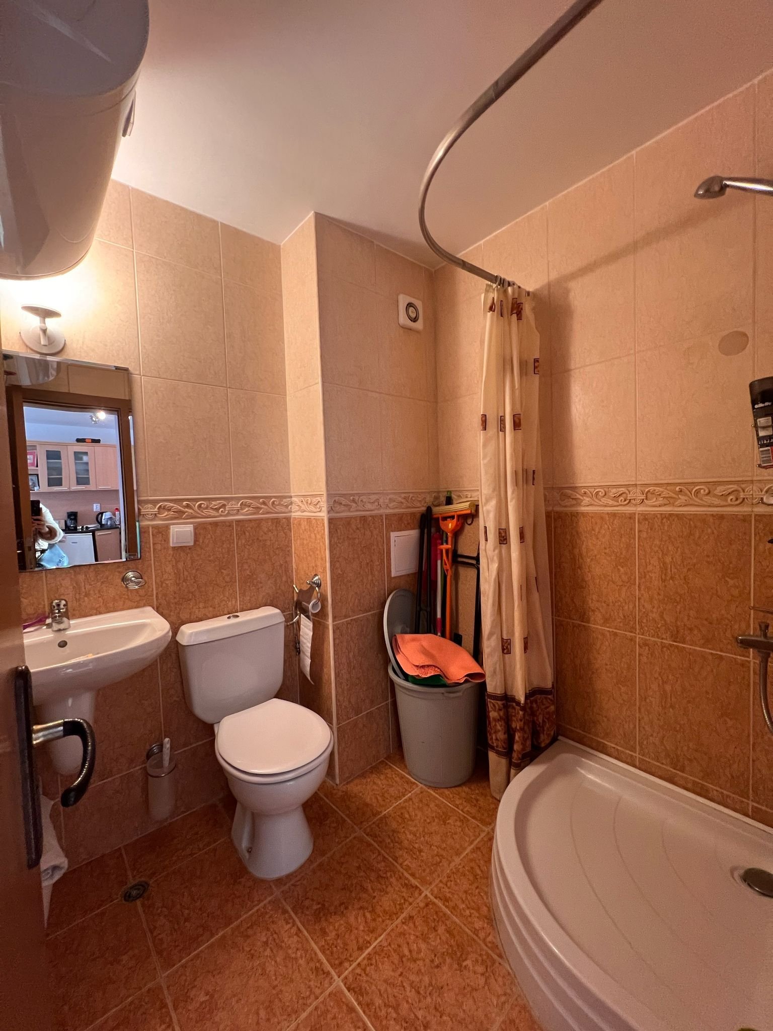 Слънчев едностаен апартамент с гледка към морето и планината в Свети Влас