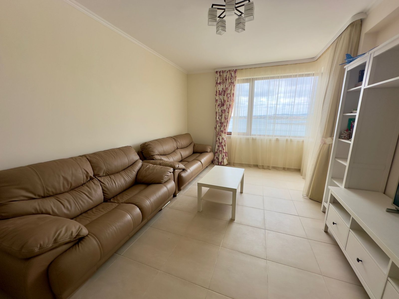 3-стайно жилище с изглед към морето в Акторииа Несебър, България