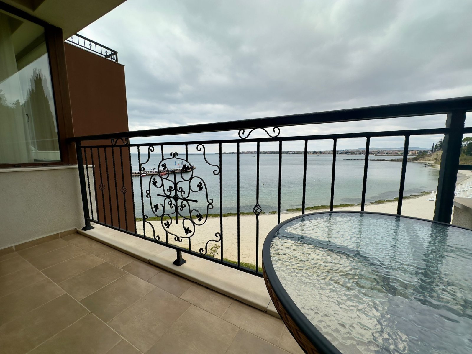 3-стайно жилище с изглед към морето в Акторииа Несебър, България