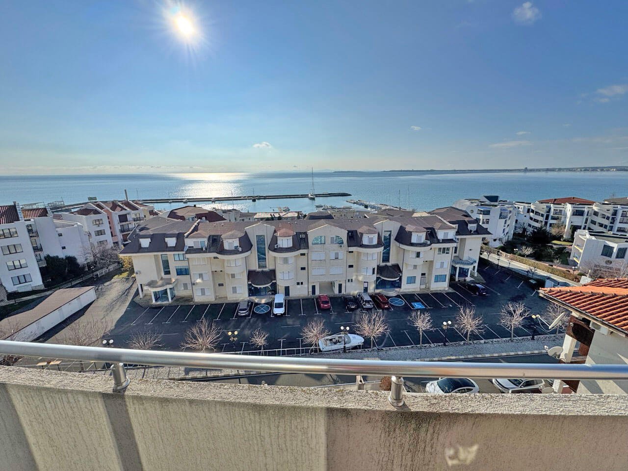 Тристаен апартамент в Лазур 5, Свети Влас, България