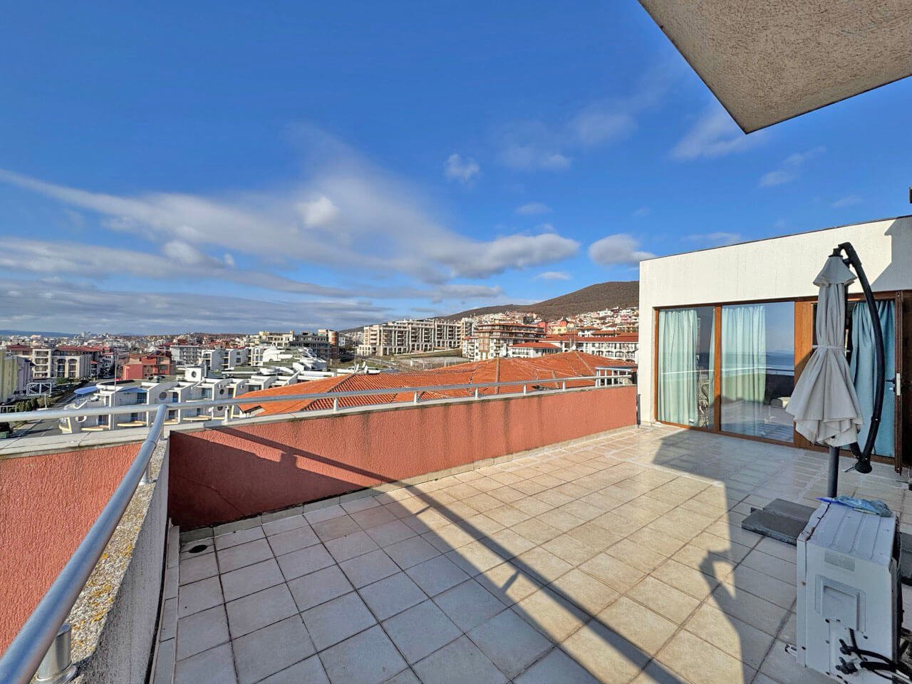 Тристаен апартамент в Лазур 5, Свети Влас, България