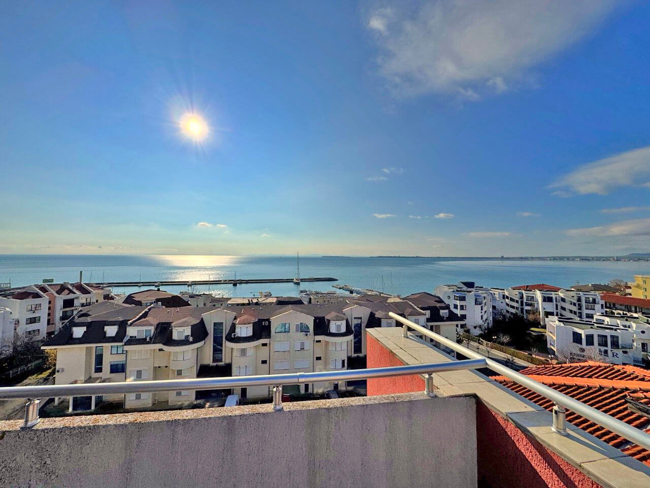 Тристаен апартамент в Лазур 5, Свети Влас, България