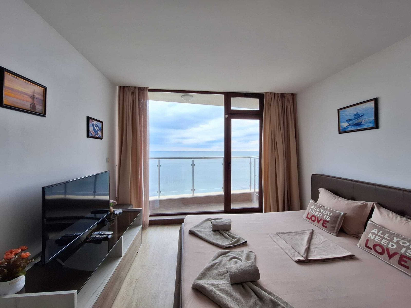 Студио на първо място в Равда с изглед към морето, България