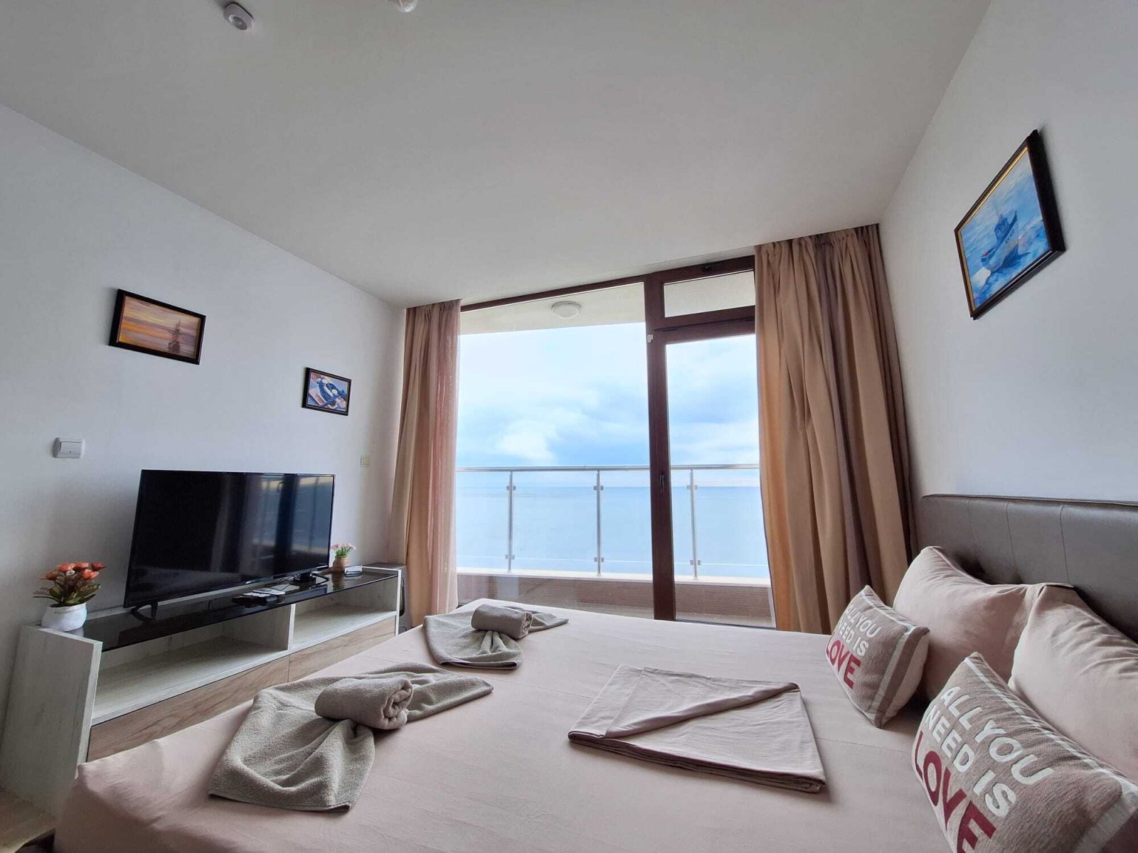 Студио на първо място в Равда с изглед към морето, България