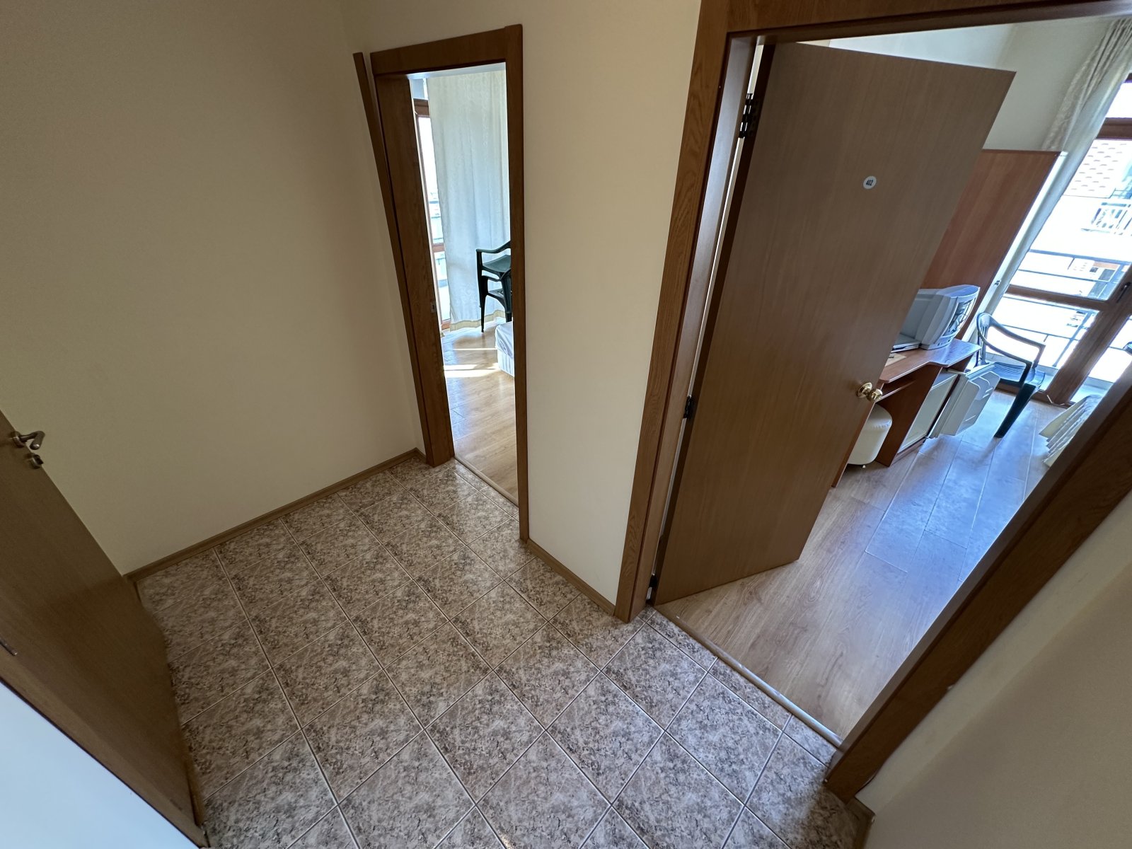 2-стаен апартамент в комплекса Amelia 2, Слънчев бряг, България – с гледка към басейна и близо до плажа