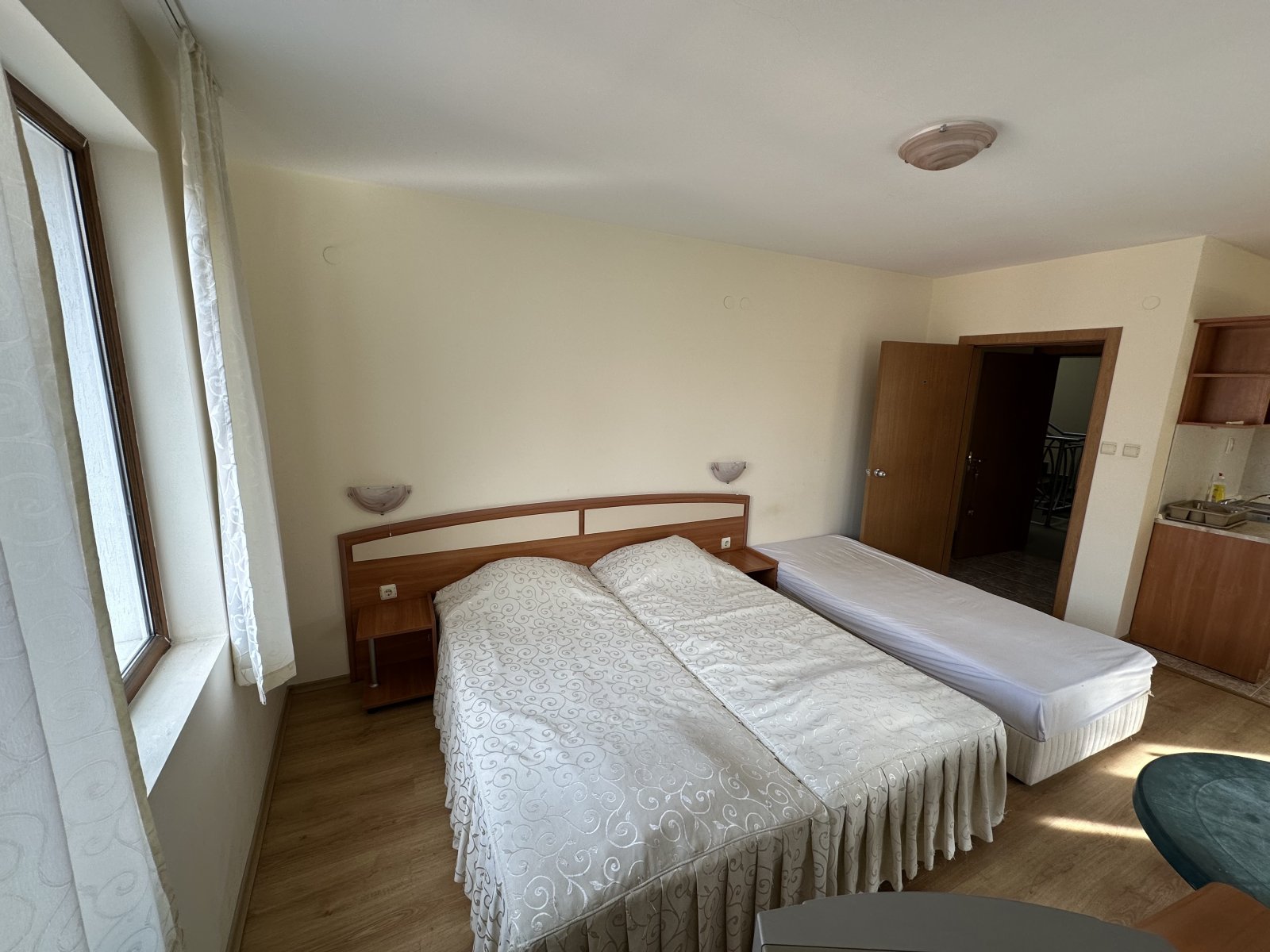 2-стаен апартамент в комплекса Amelia 2, Слънчев бряг, България – с гледка към басейна и близо до плажа