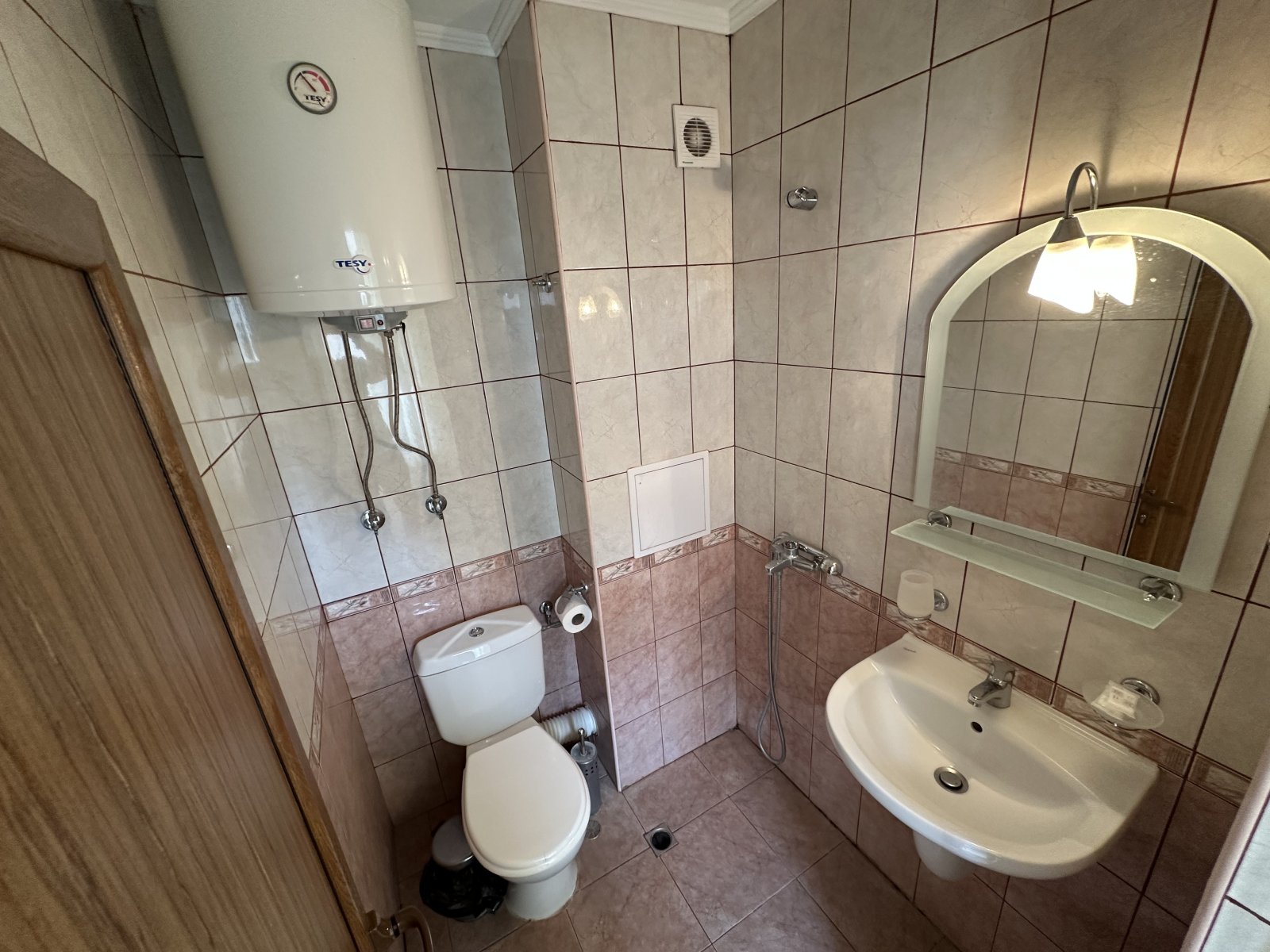 2-стаен апартамент в комплекса Amelia 2, Слънчев бряг, България – с гледка към басейна и близо до плажа