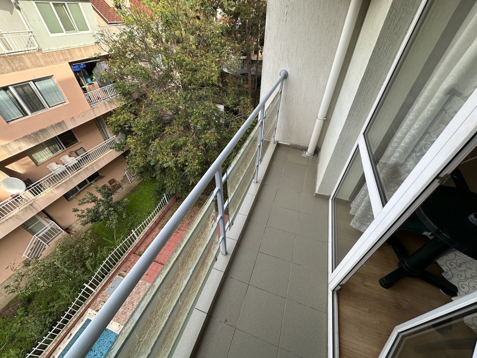 2-стаен апартамент в комплекса Amelia 2, Слънчев бряг, България – с гледка към басейна и близо до плажа