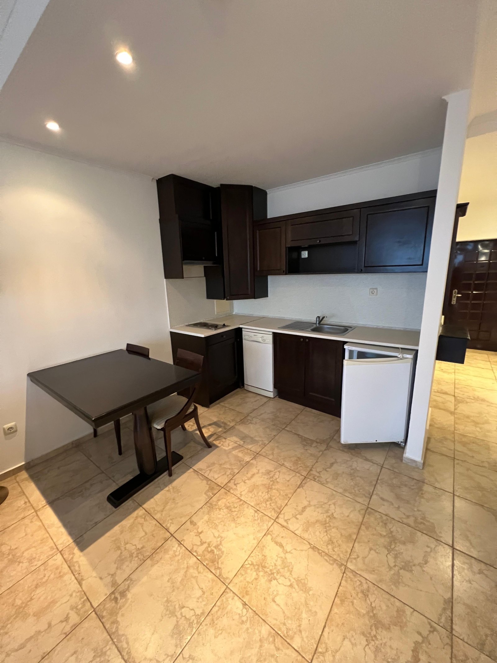 Студио с уникална гледка към морето и басейна в Обзор.