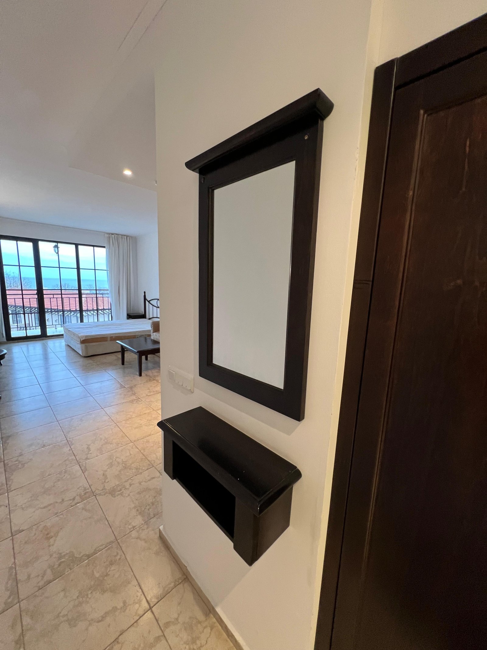 Студио с уникална гледка към морето и басейна в Обзор.