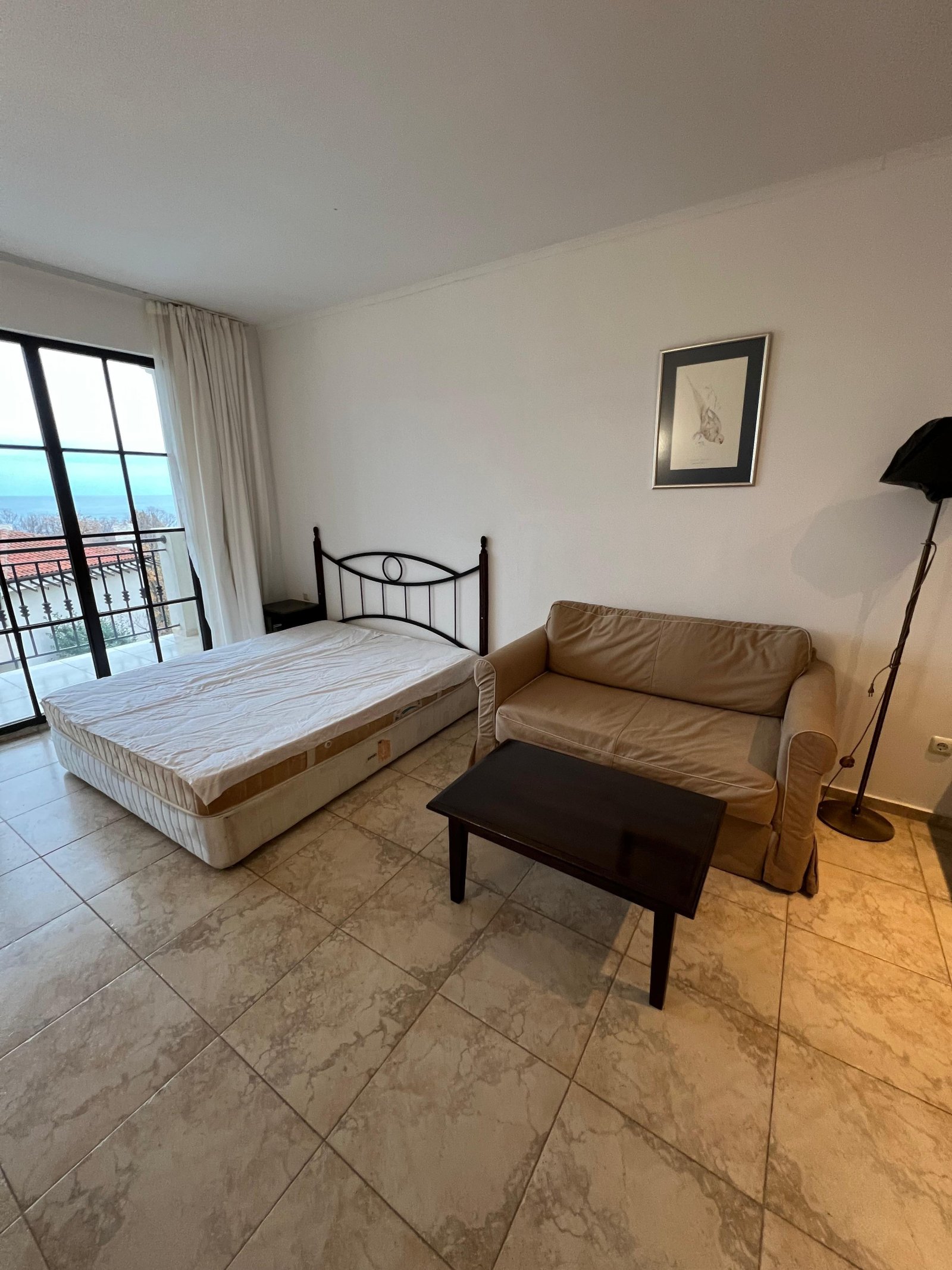 Студио с уникална гледка към морето и басейна в Обзор.