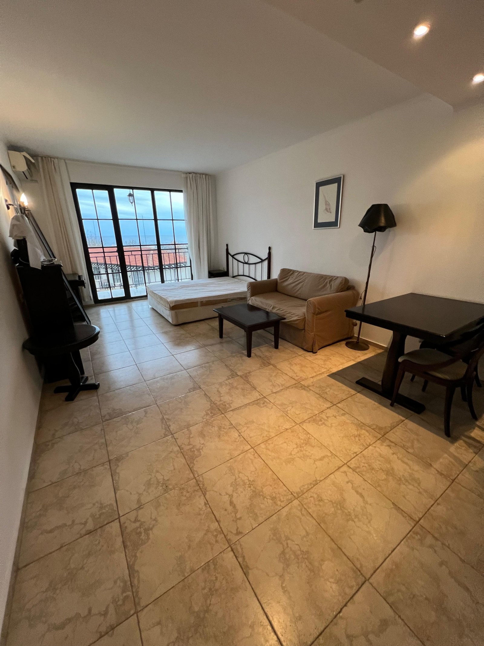 Студио с уникална гледка към морето и басейна в Обзор.