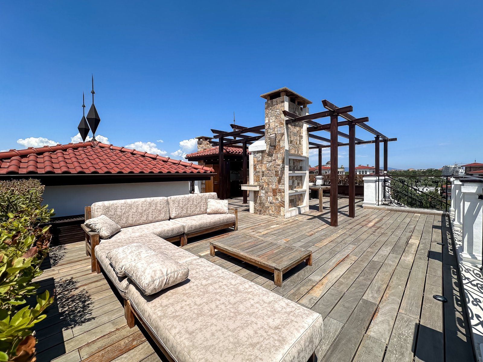 Ексклузивен триетажен пентхаус апартамент в комплекс Естебан, Несебър, България