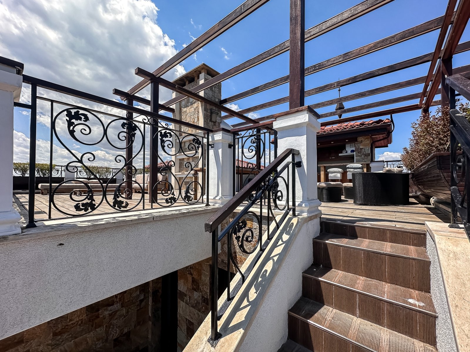 Ексклузивен триетажен пентхаус апартамент в комплекс Естебан, Несебър, България