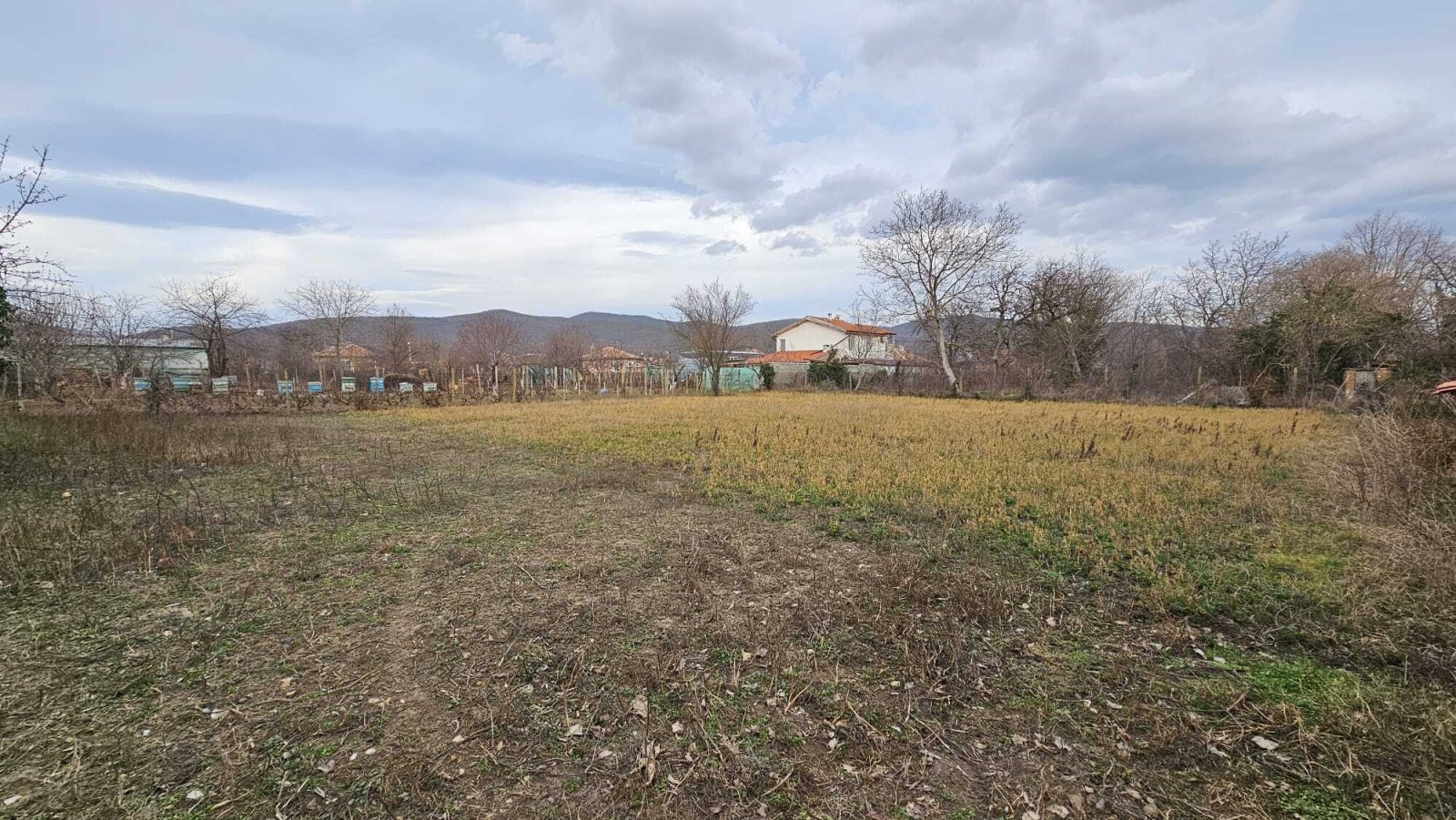 Едноетажна къща в района на Гюловца, Бургас, България.