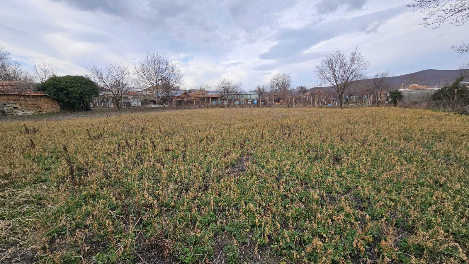 Едноетажна къща в района на Гюловца, Бургас, България.