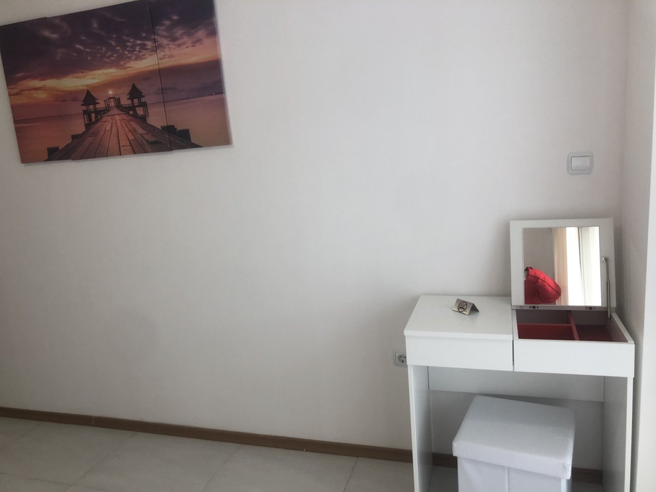 Прекрасен апартамент под наем в Слънчев бряг, България, близо до морето, с басейн.