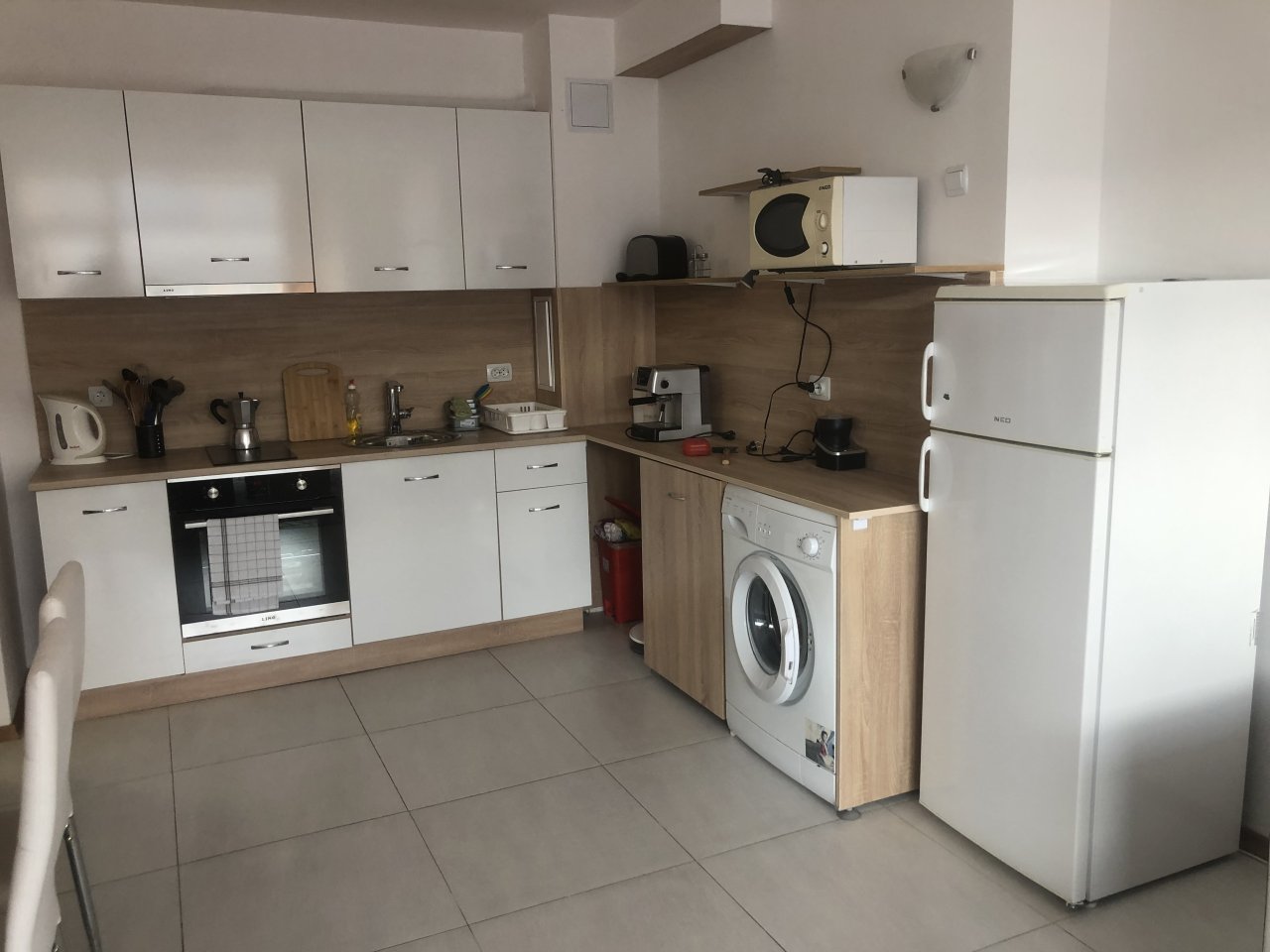 Прекрасен апартамент под наем в Слънчев бряг, България, близо до морето, с басейн.