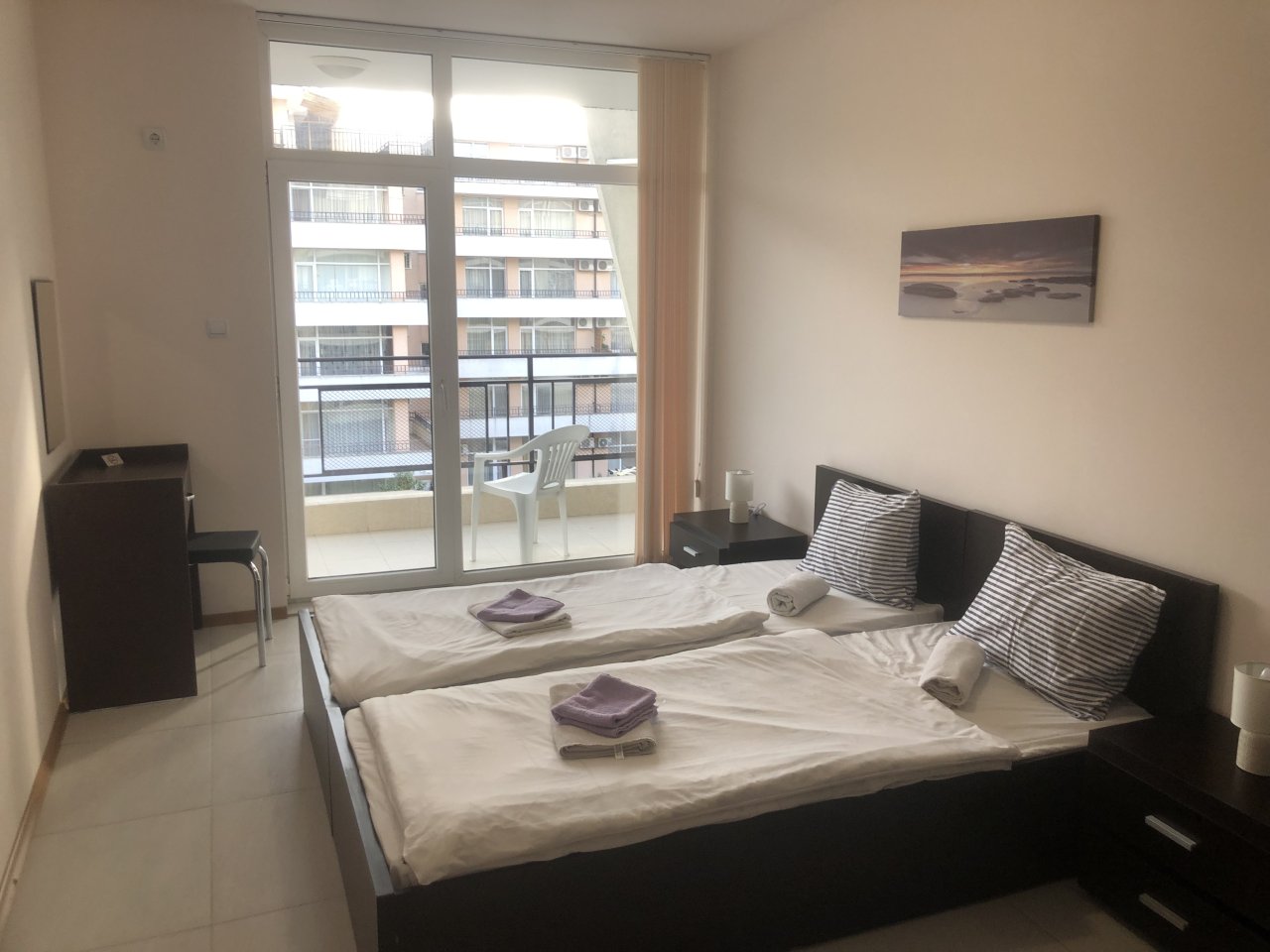 Прекрасен апартамент под наем в Слънчев бряг, България, близо до морето, с басейн.