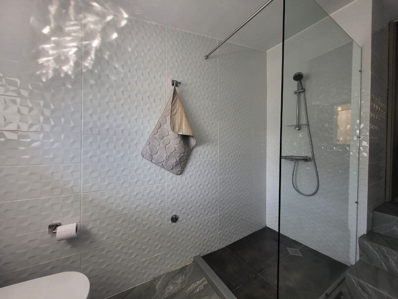 Къща с една фамилия с изглед към морето в Каблешково, България