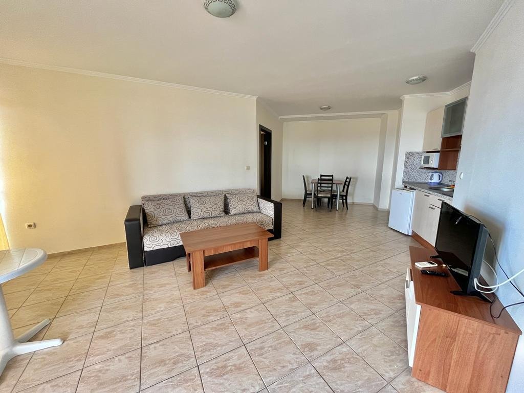 Траен апартамент с 2 стаи в България – директно до морето в Елените, комплекс Андалусия