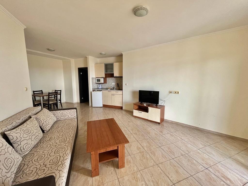 Траен апартамент с 2 стаи в България – директно до морето в Елените, комплекс Андалусия