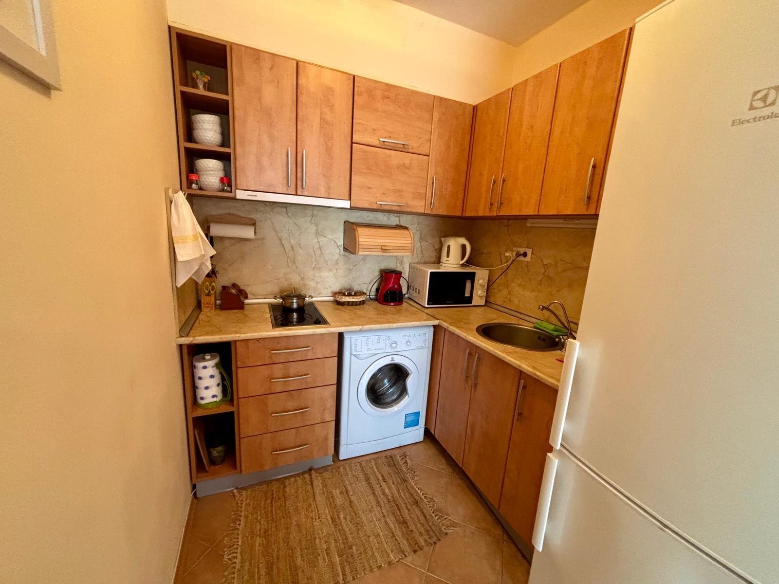 Красив двустаен апартамент на първи етаж с гледка към морето, Свети Влас. България