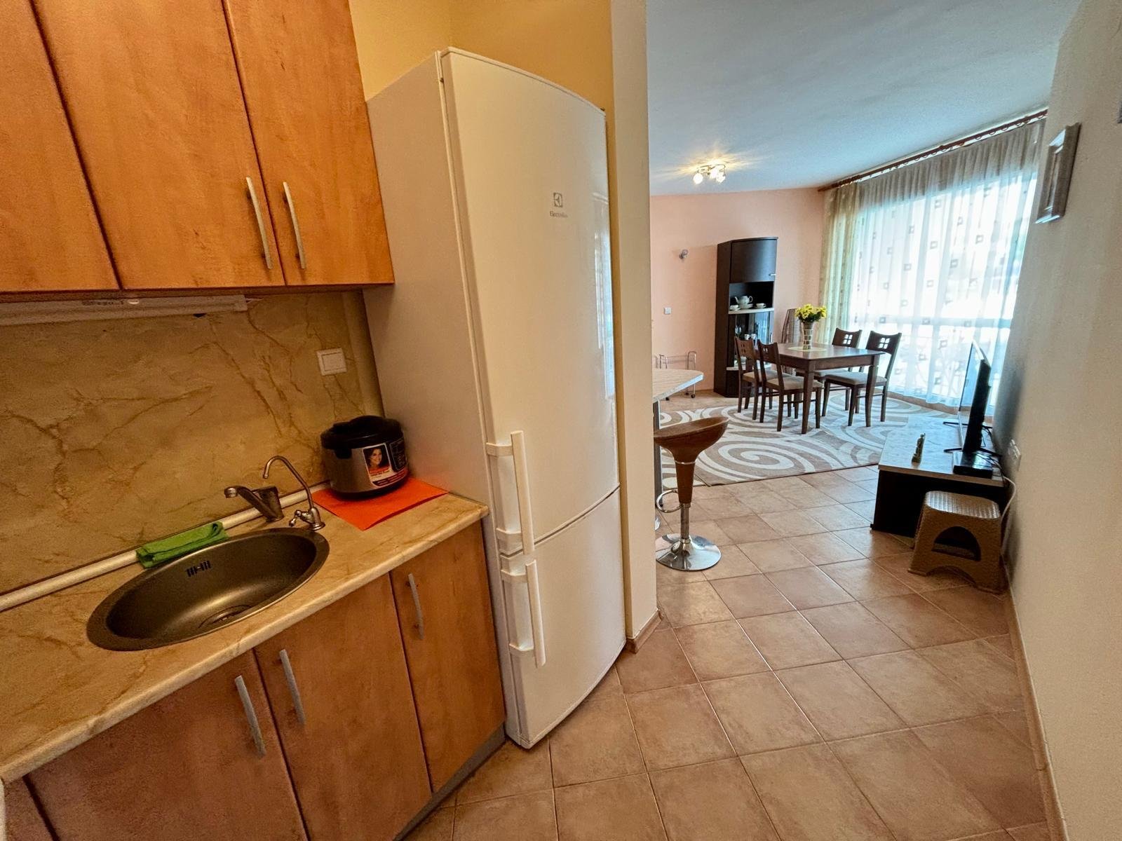 Красив двустаен апартамент на първи етаж с гледка към морето, Свети Влас. България