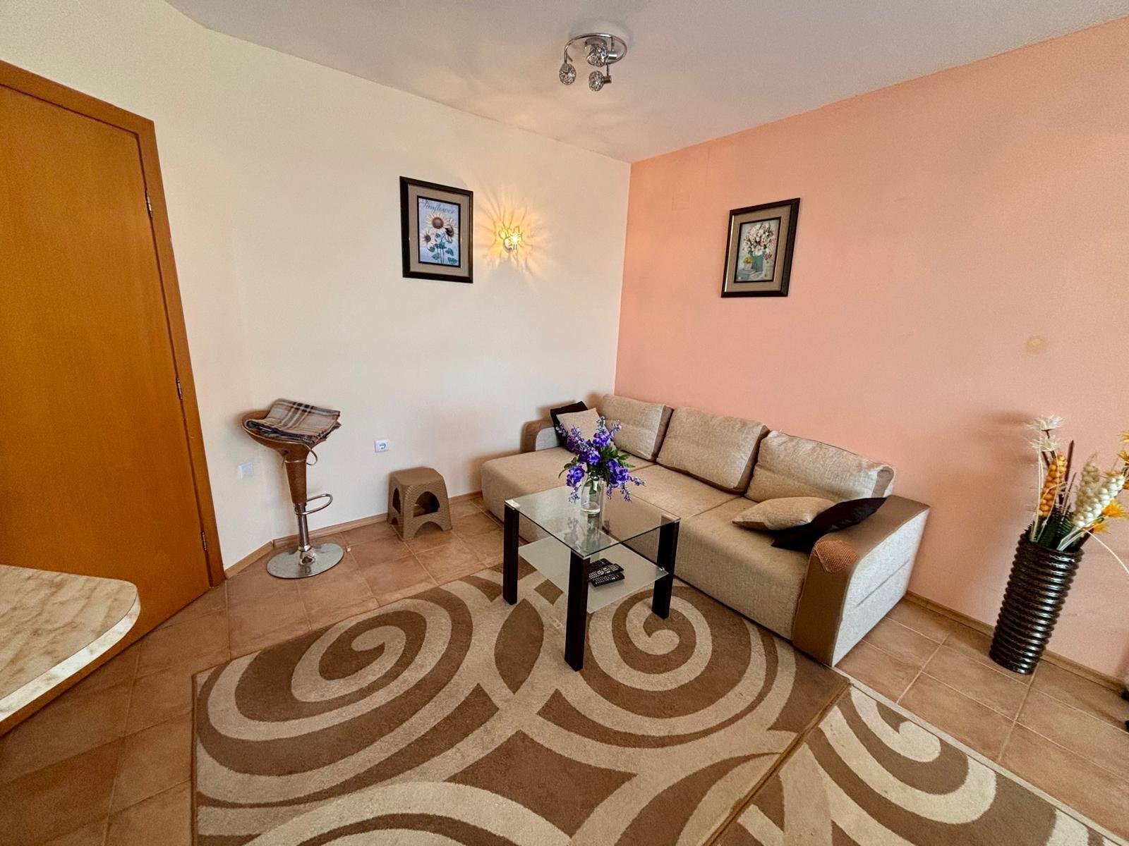 Красив двустаен апартамент на първи етаж с гледка към морето, Свети Влас. България