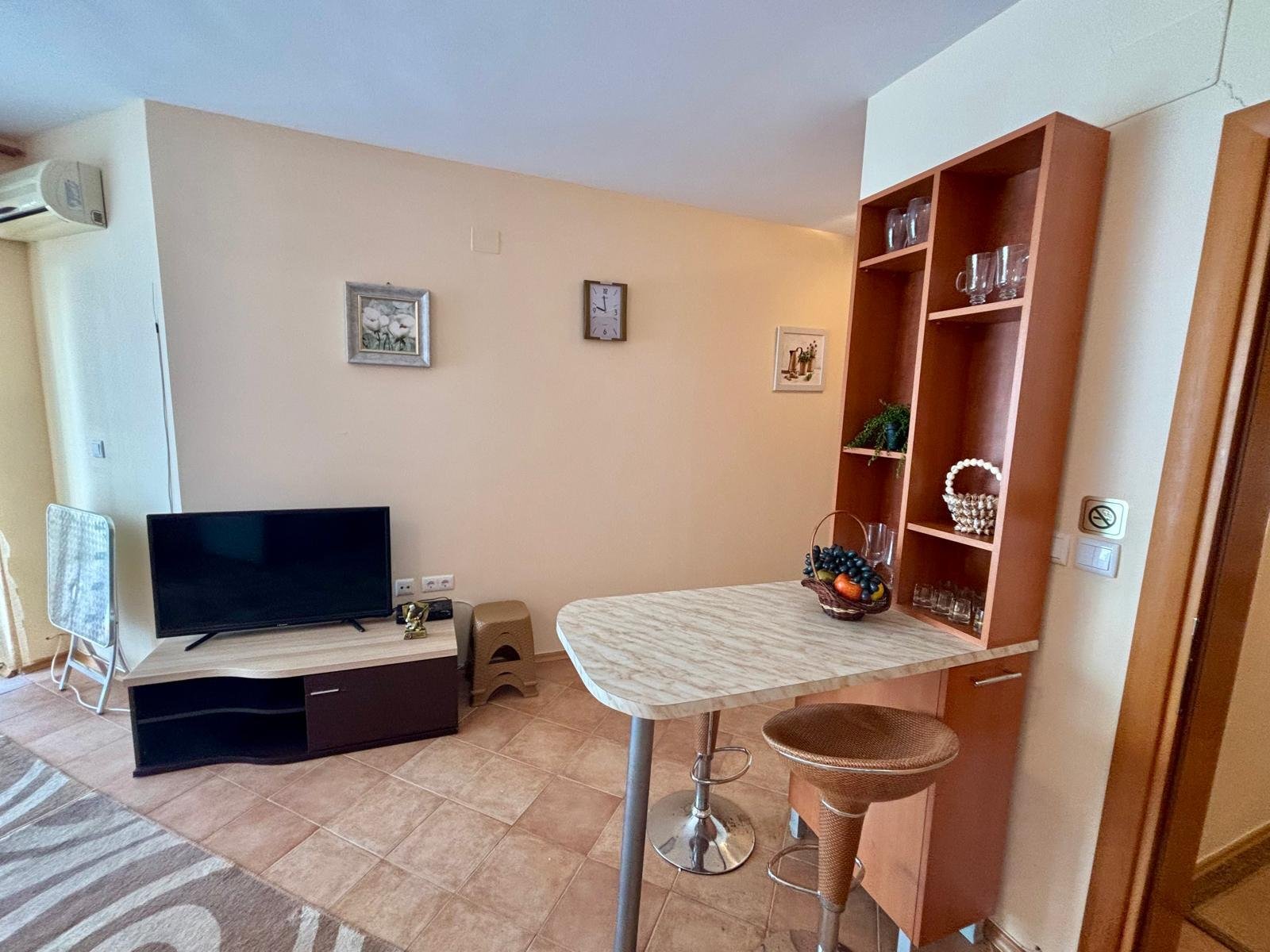 Красив двустаен апартамент на първи етаж с гледка към морето, Свети Влас. България