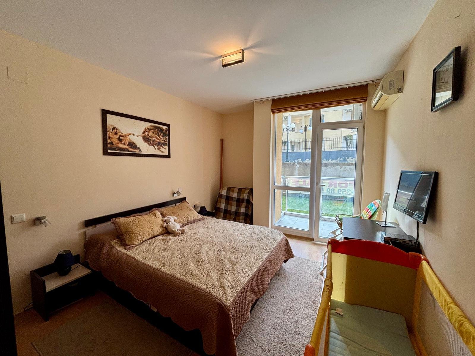 Красив двустаен апартамент на първи етаж с гледка към морето, Свети Влас. България