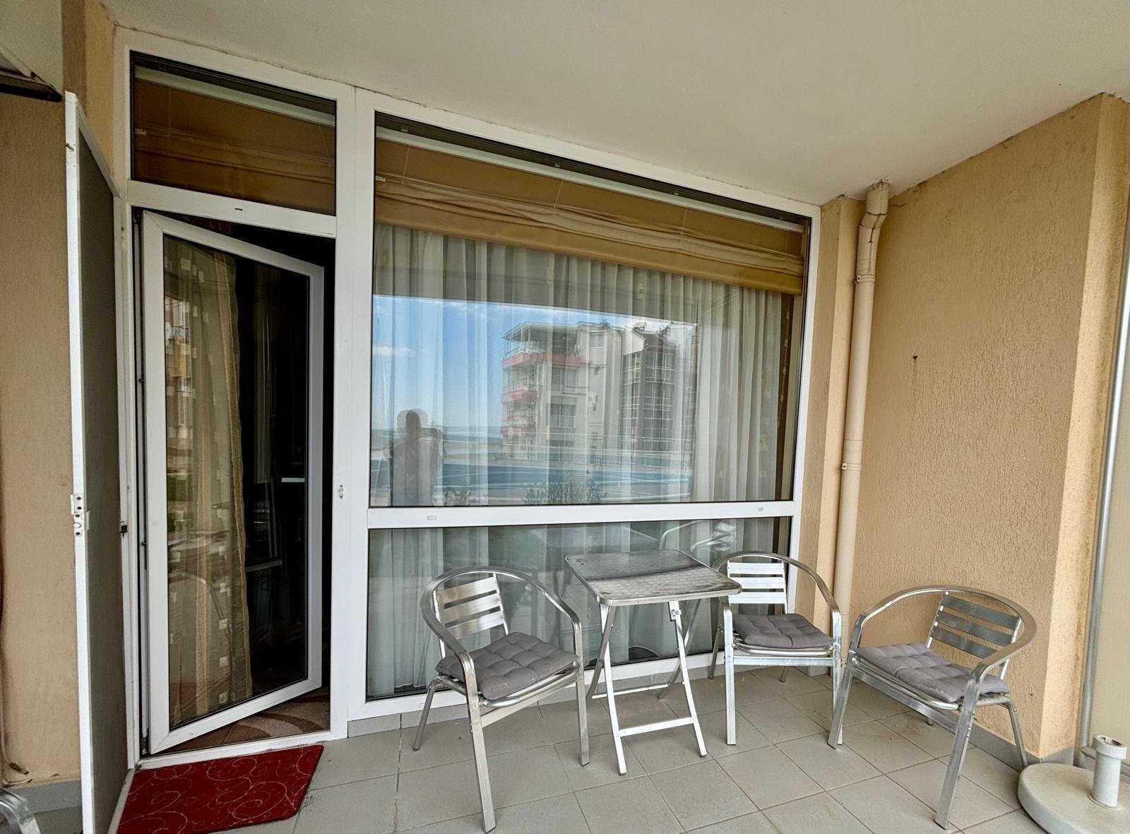 Красив двустаен апартамент на първи етаж с гледка към морето, Свети Влас. България