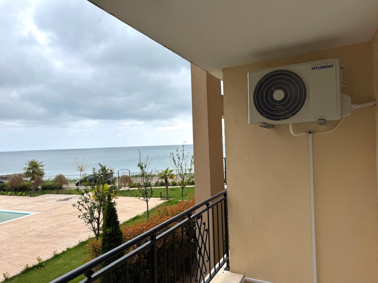 Красив апартамент с три стаи и гледка към морето, Свети Влас, България