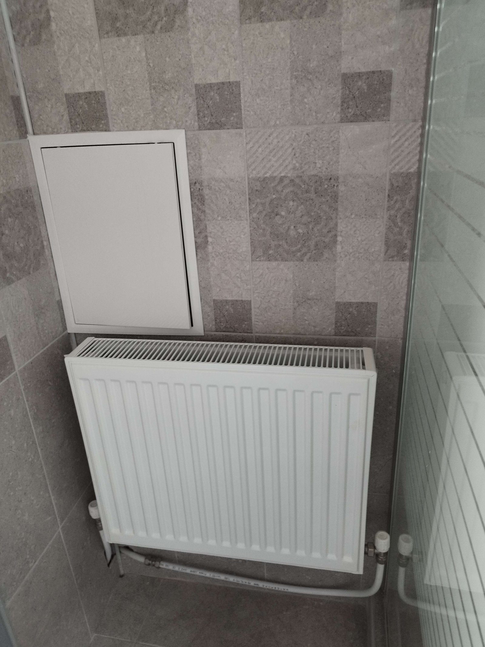 Голям реновиран дом с 4 спални и невероятна панорамна гледка за продажба в село Ботево