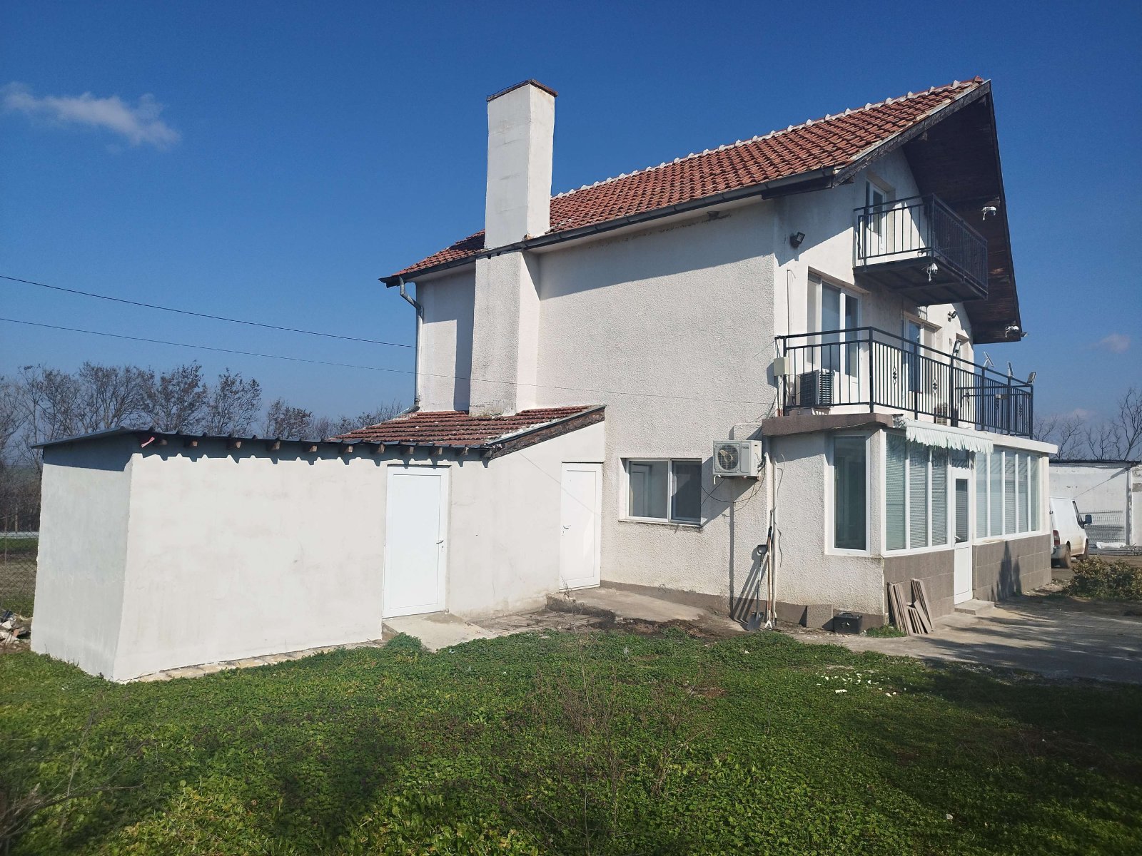 Botevo: Голям реновиран дом с 4 спални и невероятна панорамна гледка за продажба в село Ботево 