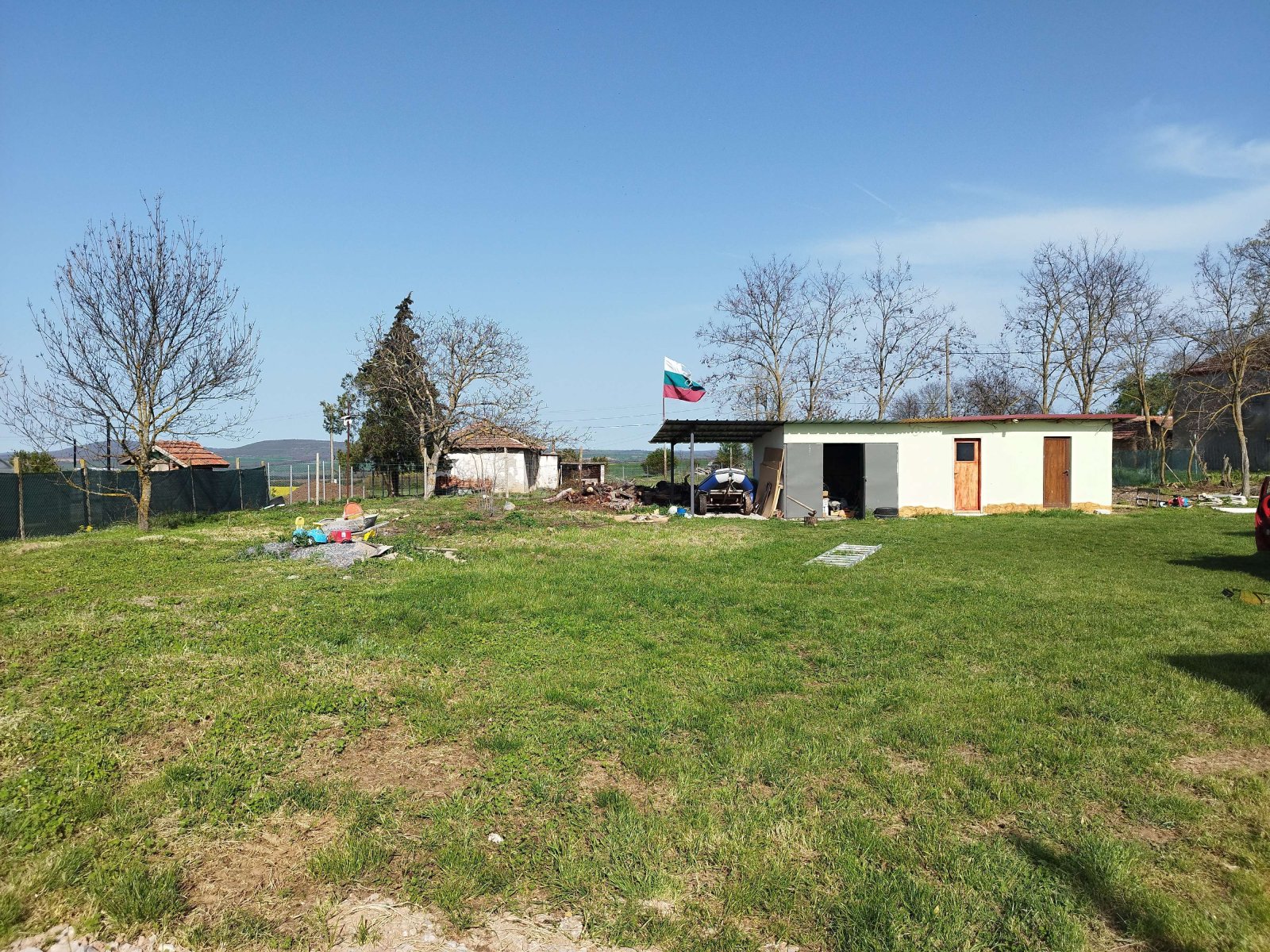 Новопостроена едноетажна къща за продажба в село Малко Шарково.