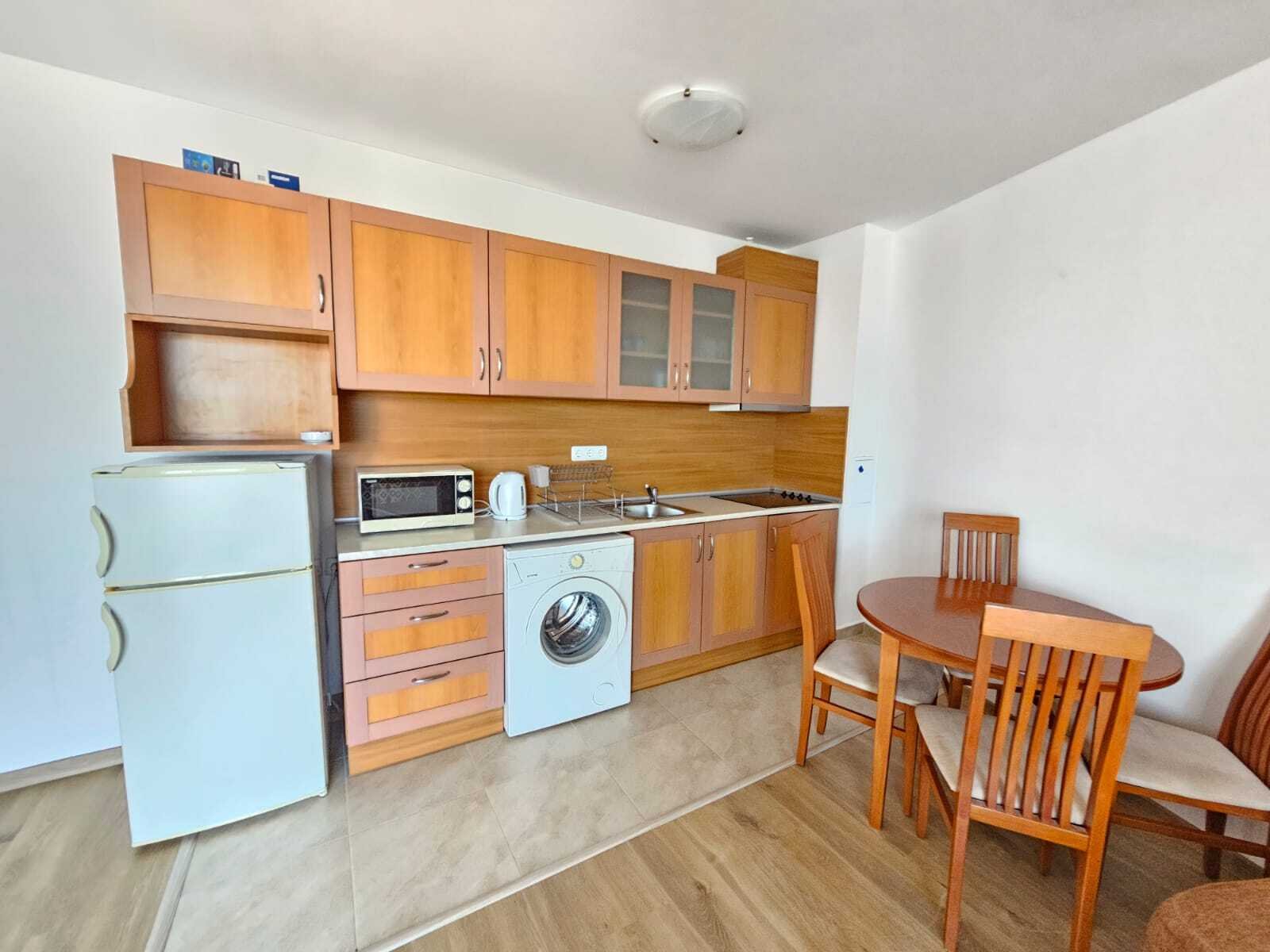 семейно жилище директно до морето – първа линия с гледка към морето в Ривиера Форт, Равда, България