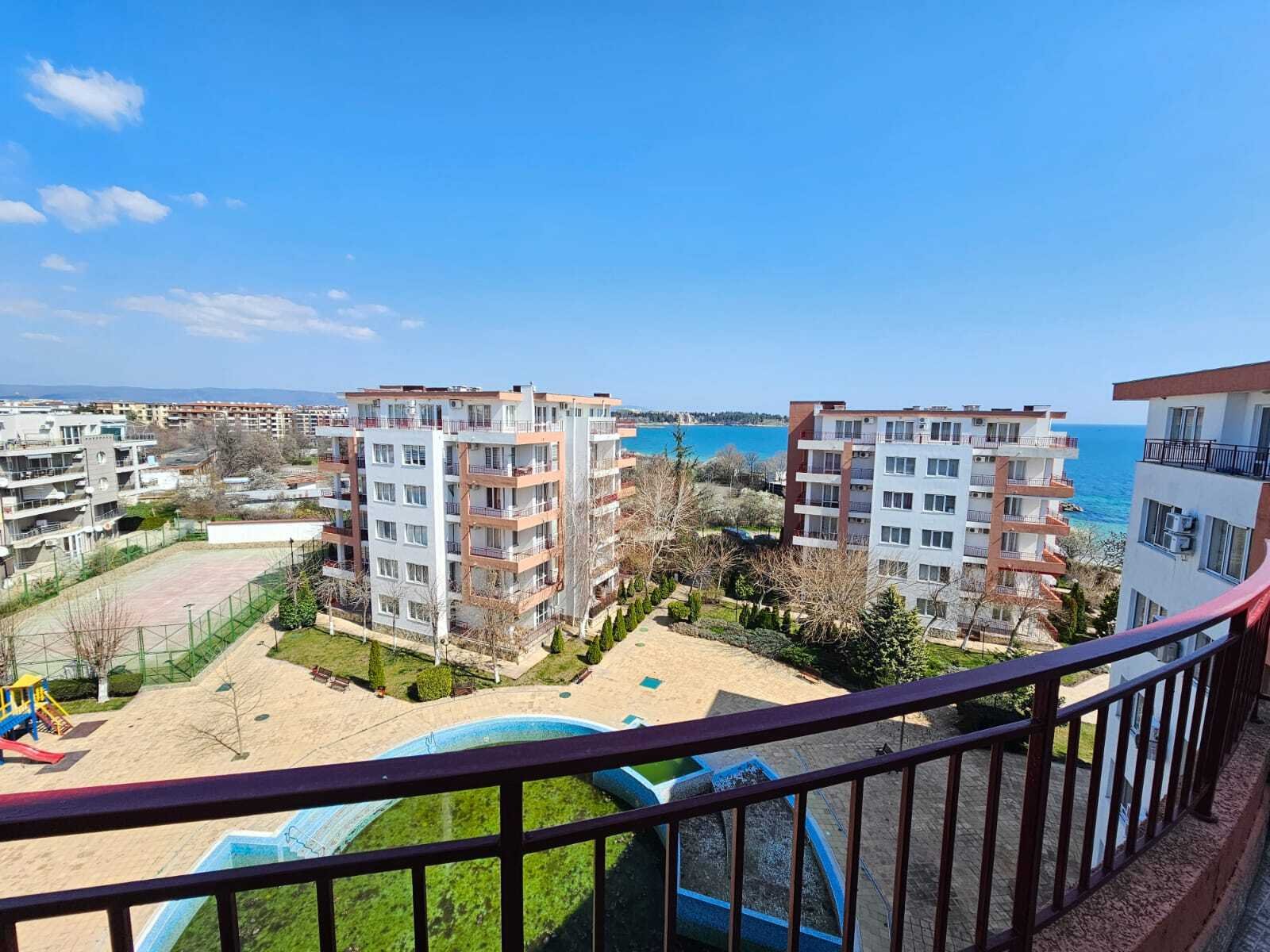 семейно жилище директно до морето – първа линия с гледка към морето в Ривиера Форт, Равда, България