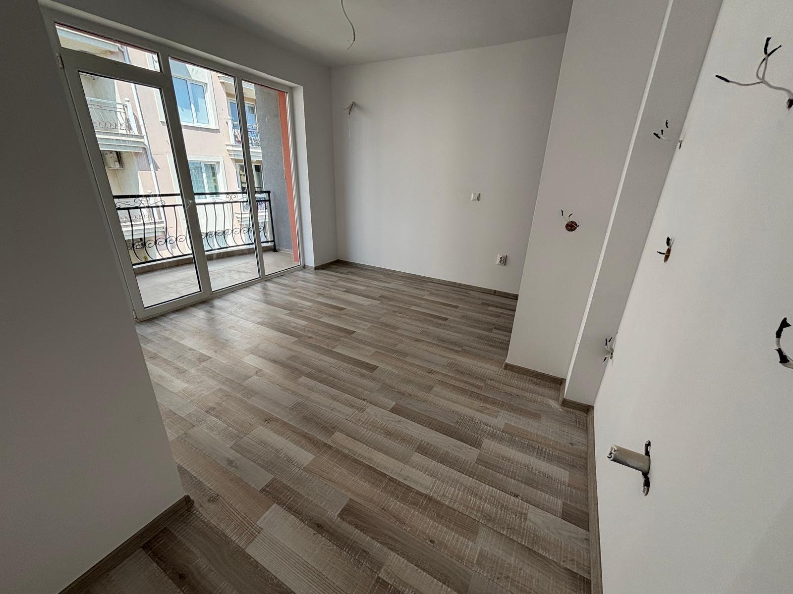 Апартамент с една спалня в комплекса Вила Венеция с гледка към планината, без такса за поддръжка.