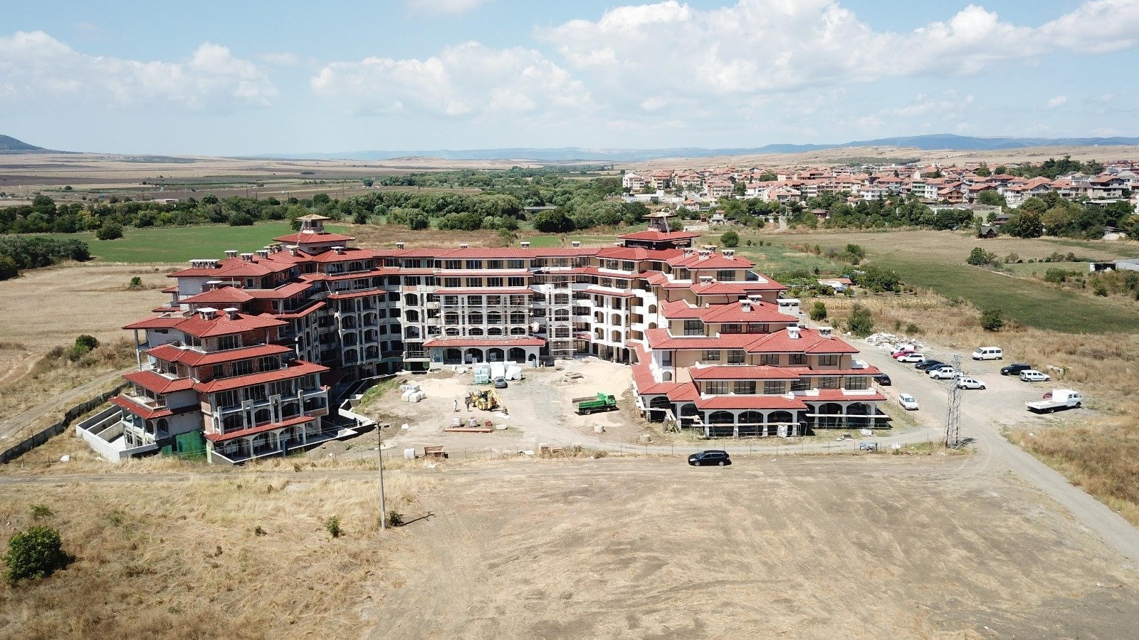 Достъпни студия в етап на завършване в Ахелой, България.