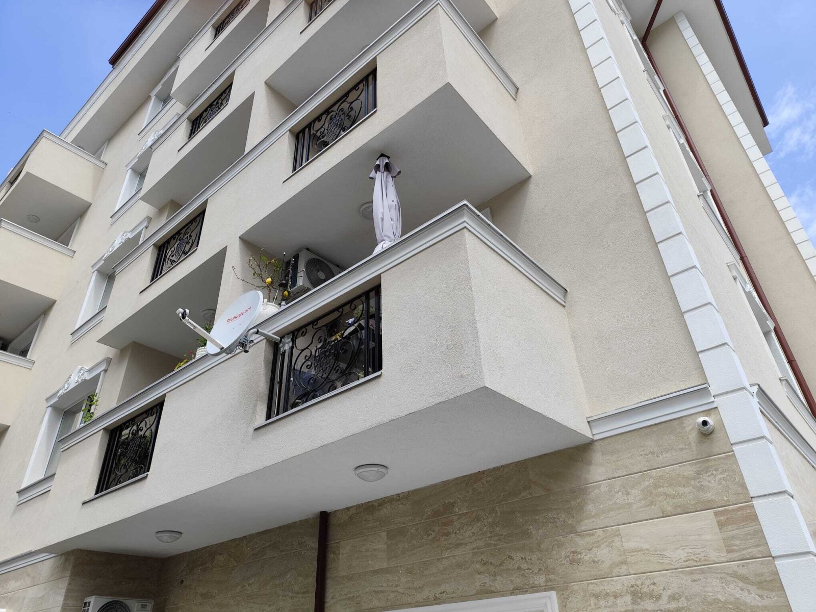 Sunny Beach: Three-room apartment in the Magnolia 6 complex. 