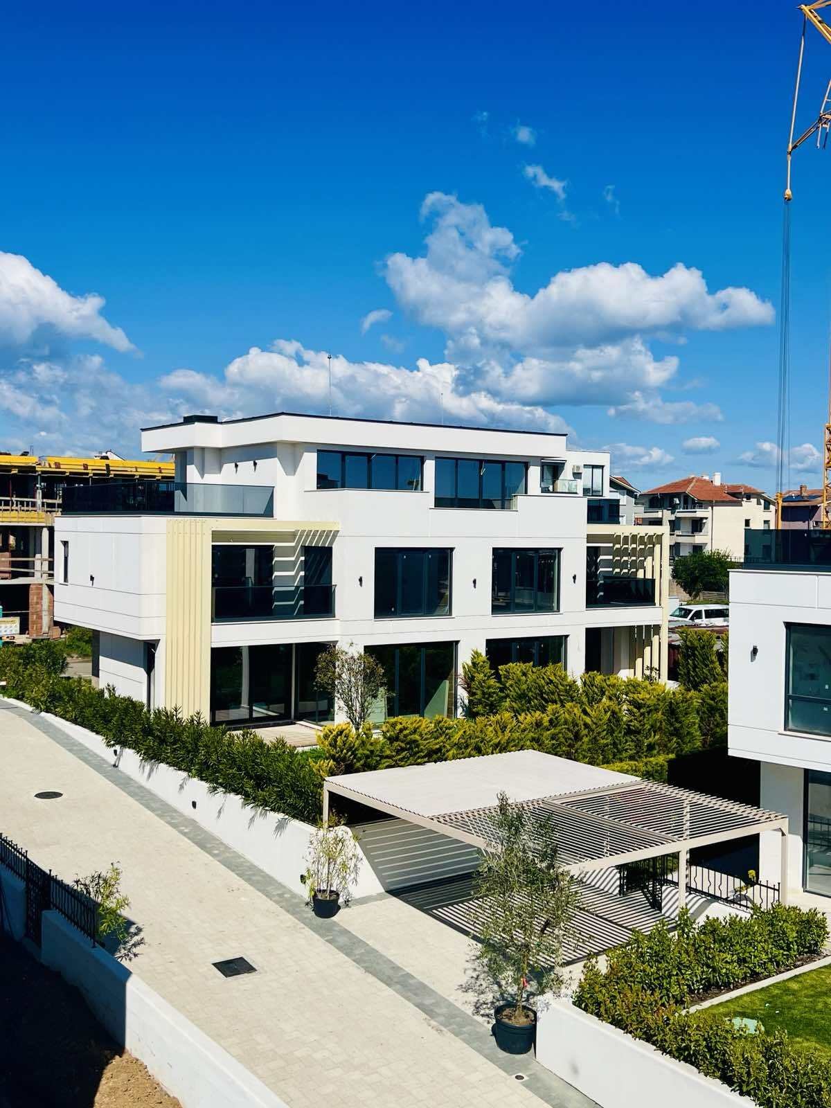 Chernomorets:  Луксозен дом в Sunny Island Residence 