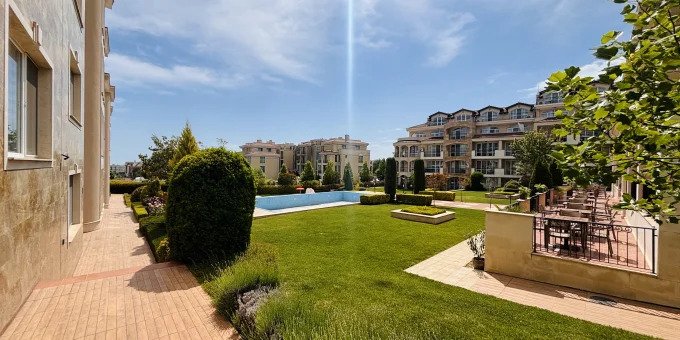 Елегантна панорама-мансарда в комплекса Atia Resort, Черноморец