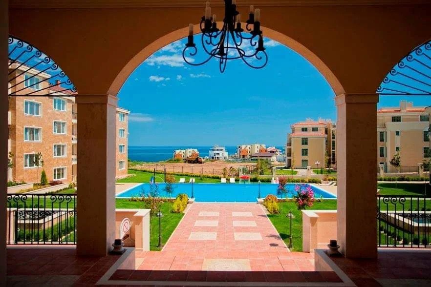 Chernomorets: Елегантна панорама-мансарда в комплекса Atia Resort, Черноморец 